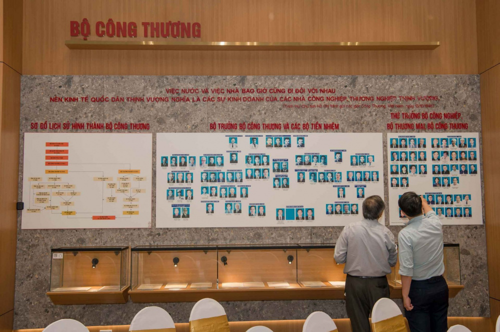 Phòng truyền thống Trang Chủ Cwin Com | Link Bảo Mật Cao 100% mở cửa đón khách tham quan trước giờ khánh thành