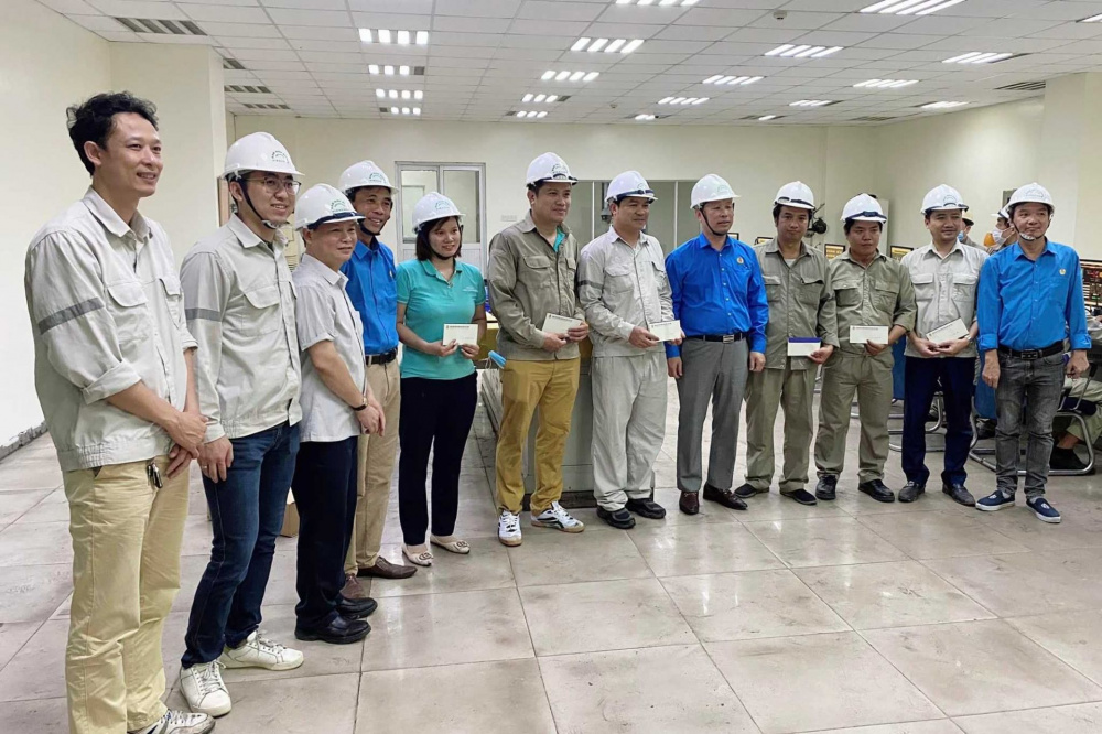 Công đoàn Tải về ứng dụng CWIN05 ngay hôm nay Hóa chất Việt Nam tới thăm, động viên và tặng quà công nhân Nền tảng hàng đầu cung cấp Cwin com Đạm Ninh Bình