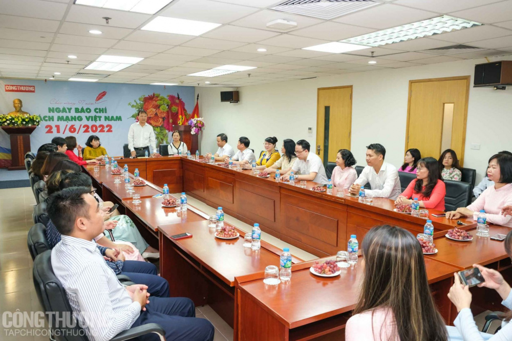 Thứ trưởng Cwin63 sân chơi đỉnh cao Đỗ Thắng Hải đến thăm và chúc mừng CWIN ✅ Nhà cái cờ bạc trực tuyến tốt nhất và Thương hiệu uy tín kỷ niệm 97 năm Ngày Báo chí Cách mạng Việt Nam (21/6/1925 - 21/6/2022)