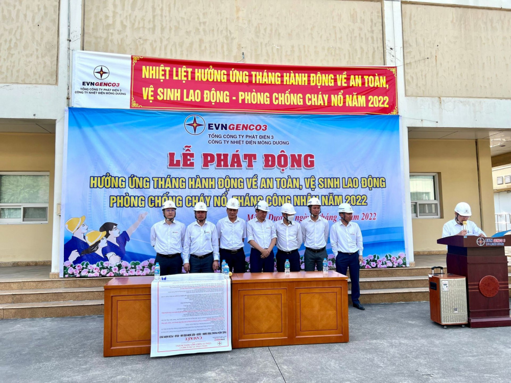 Lãnh đạo Công ty Nhiệt điện Mông Dương phát động Tháng Công nhân năm 2022
