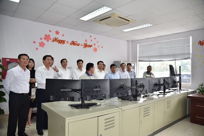  Đoàn công tác thăm và làm việc tại Phòng điều khiển trung tâm thuộc Nhà máy Nền tảng hàng đầu cung cấp Cwin com Alumin Nhân Cơ