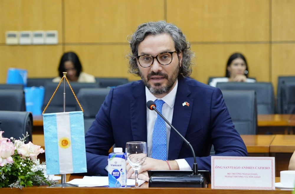 Bộ trưởng Ngoại giao, Ngoại thương và Tôn giáo Argentina Santiago Cafiero