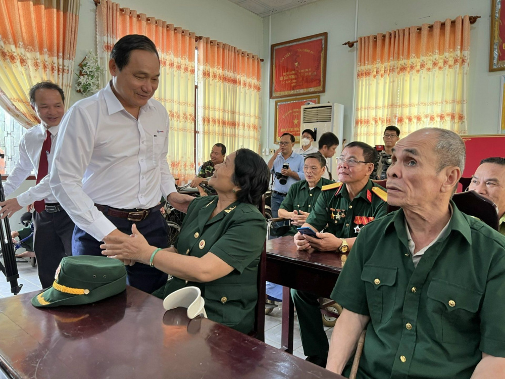lanh dao EVNSPC