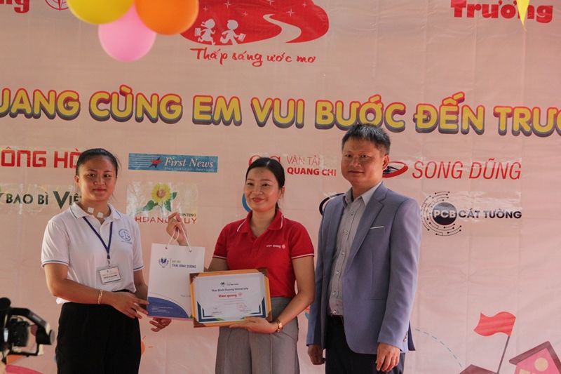 Điện Quang “Thắp sáng ước mơ”