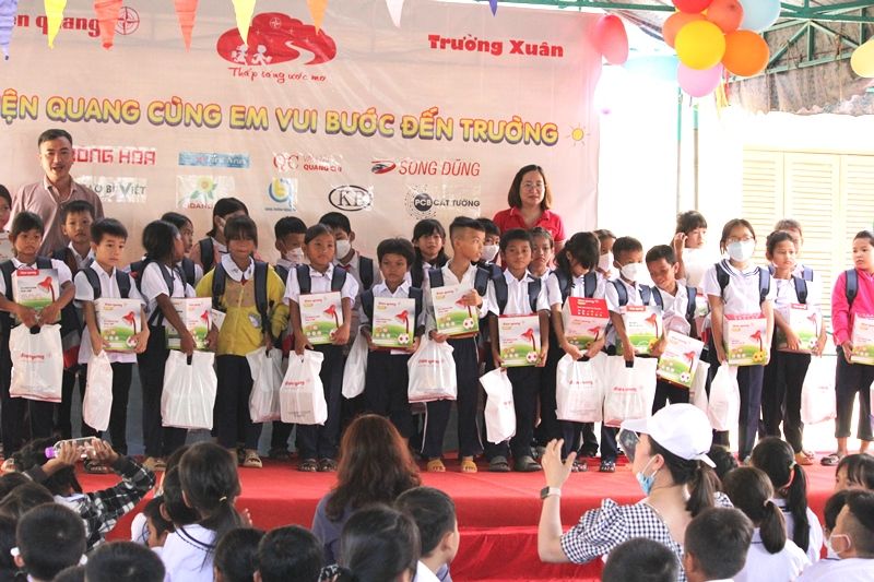 Điện Quang “Thắp sáng ước mơ”