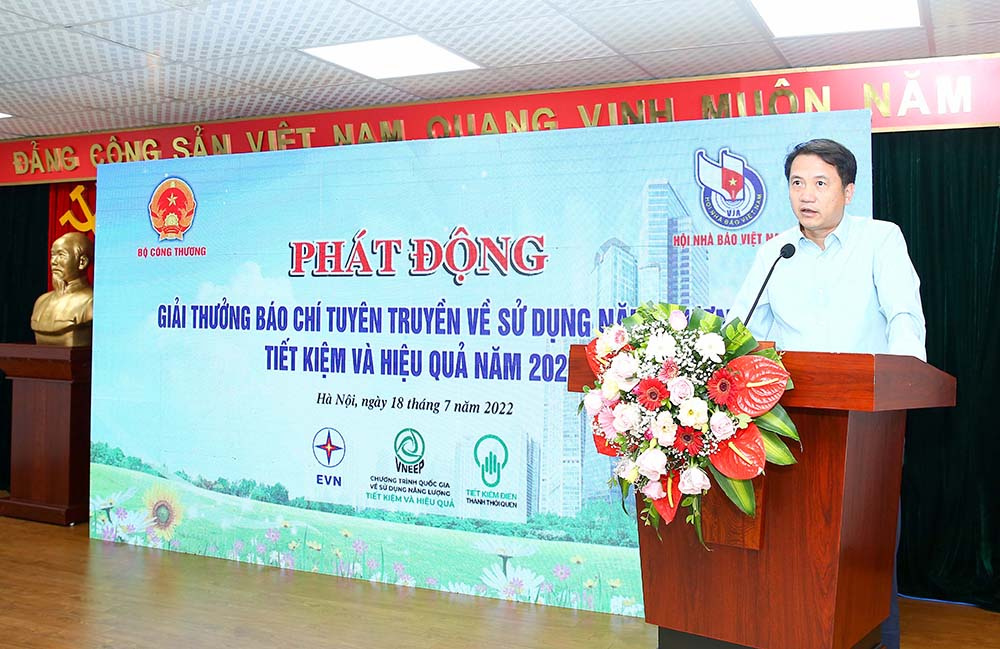 Ông Phương Hoàng Kim, Vụ trưởng Vụ Tiết kiệm năng lượng và Phát triển bền vững, Chánh Văn phòng Ban Chỉ đạo Tiết kiệm năng lượng