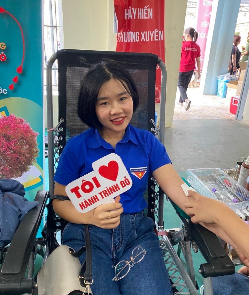 Chi đoàn Sở Công Thương Sơn La tham gia chương trình hiến máu tình nguyện Hành trình đỏ lần thứ X năm 2022