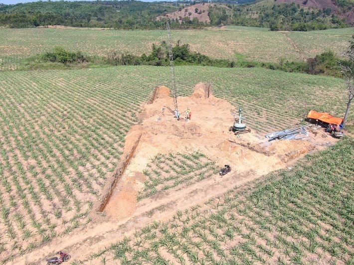 sử dụng UAV chụp ảnh thi công tiếp địa từ trên cao