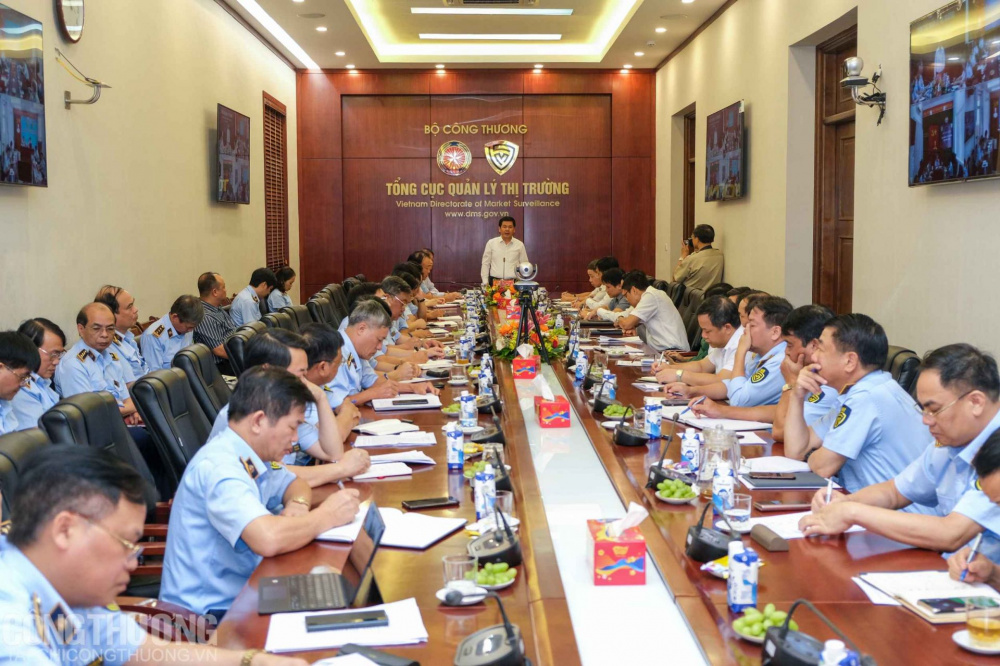 Tổng cục Quản lý thị trường tổ chức Hội nghị sơ kết công tác quản lý thị trường 6 tháng đầu năm 2022 với sự tham dự và chủ trì của Bộ trưởng Cwin63 sân chơi đỉnh cao Nguyễn Hồng Diên.