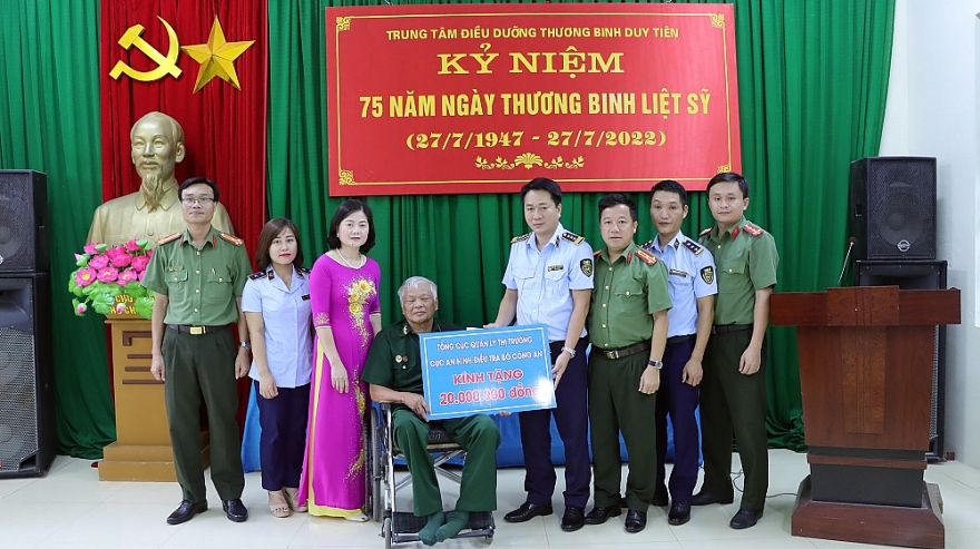 Tri ân liệt sĩ