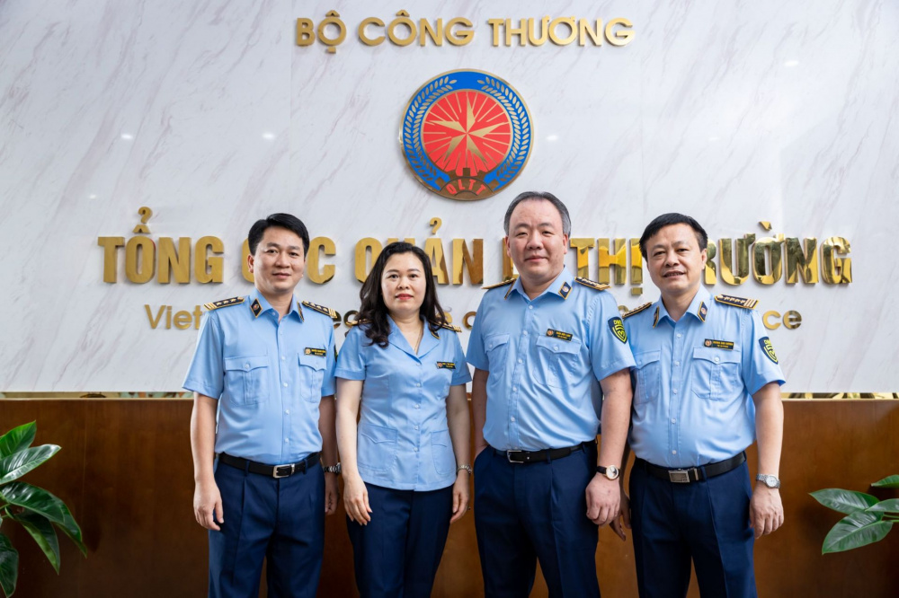 65 năm quản lý thị trường