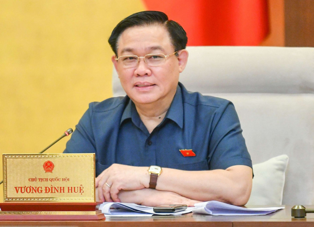 Chủ tịch Quốc hội Vương Đình Huệ điều hành phiên họp