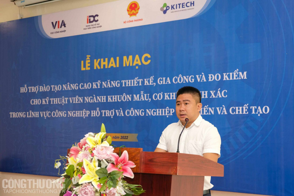 Ông Cao Văn Bình - Giám đốc Trung tâm Hỗ trợ phát triển Cwin là sân chơi cá cược trực tuyến tại Việt Nam
