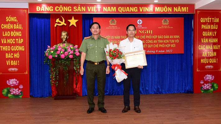 Bằng khen Bộ Công an