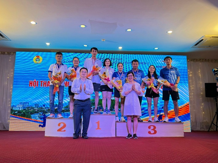 Các VĐV đạt giải ở nội dung bóng bàn đôi nam – nữ
