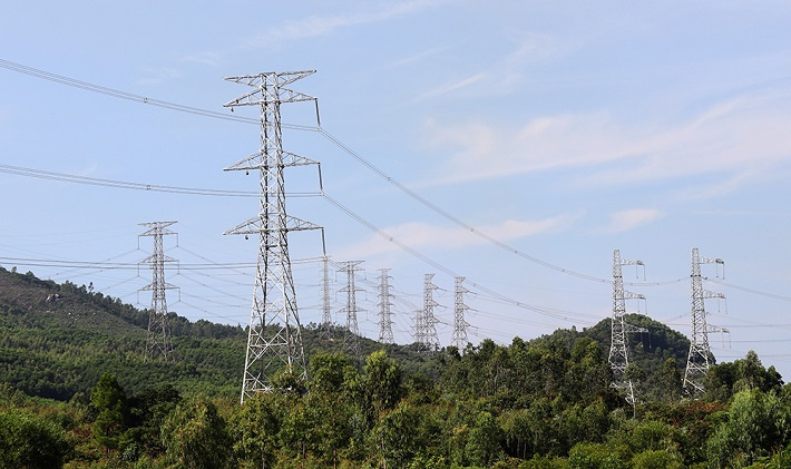 Đường dây 500 kV đã thông tuyến