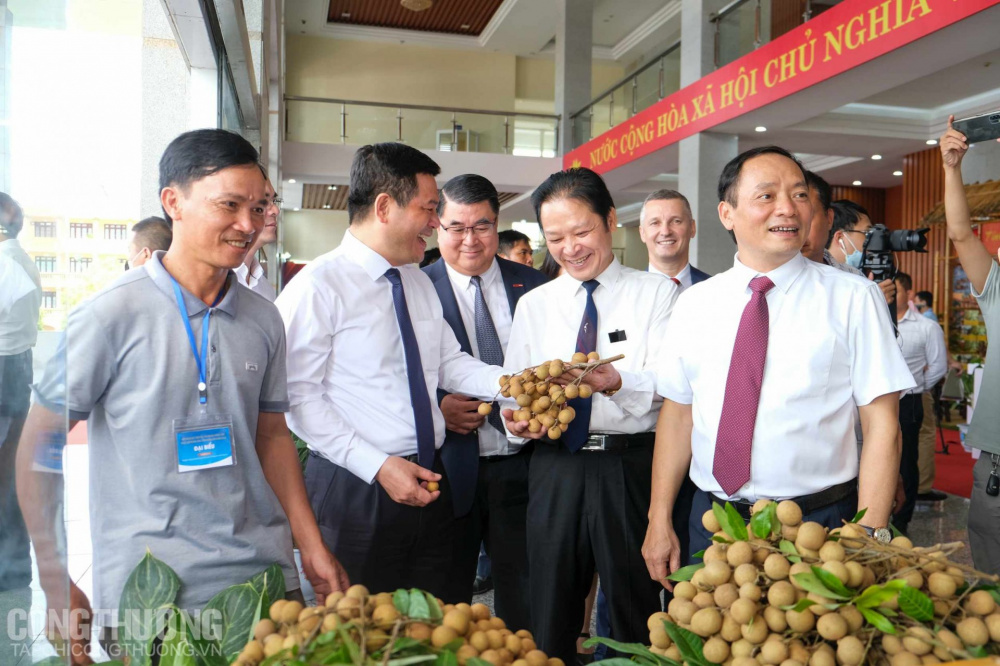 Central Retail thúc đẩy tiêu thụ nhãn lồng Hưng Yên