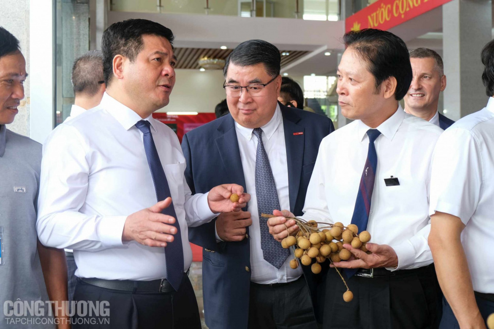 Central Retail thúc đẩy tiêu thụ nhãn lồng Hưng Yên