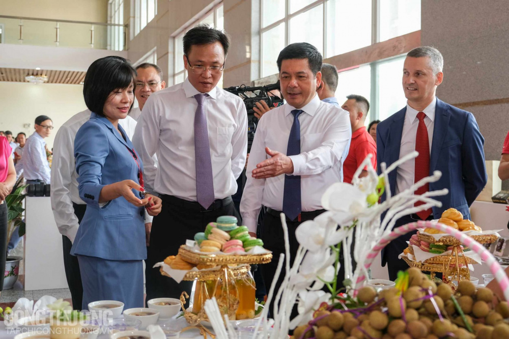 Central Retail thúc đẩy tiêu thụ nhãn lồng Hưng Yên