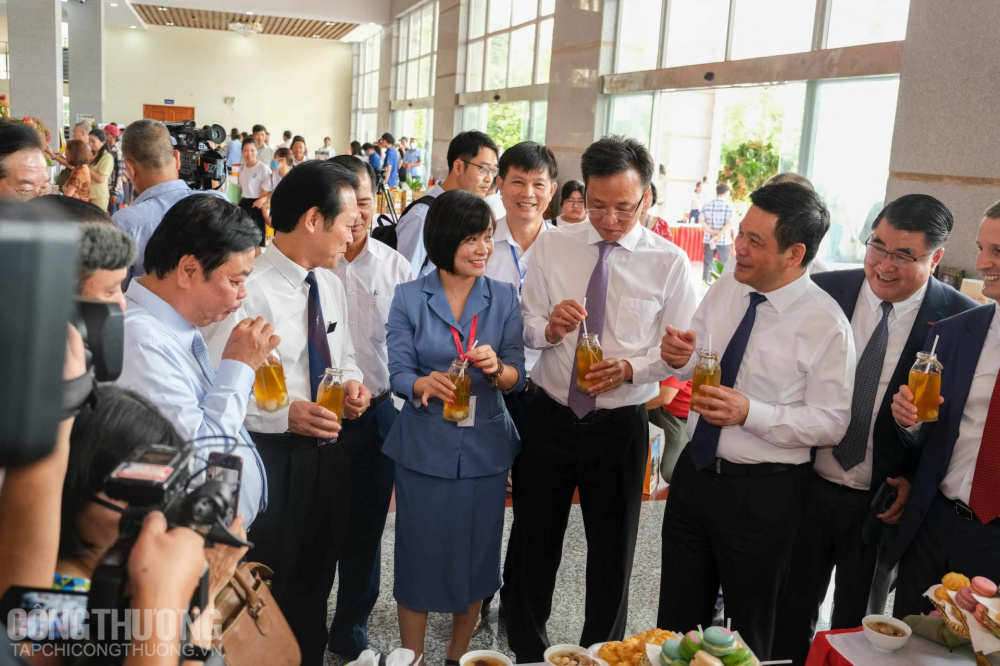 Central Retail thúc đẩy tiêu thụ nhãn lồng Hưng Yên