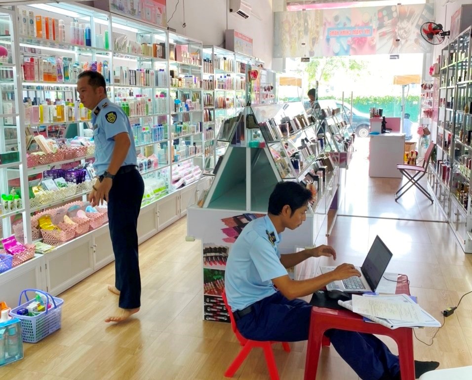 Kiểm tra, kiểm soát thị trường