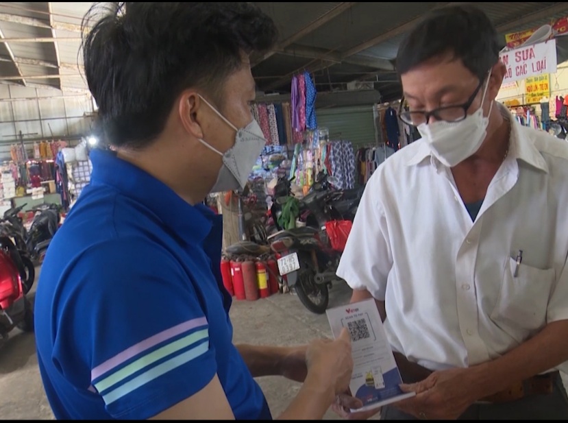 Người dân Vũng Tàu chuyển đổi số