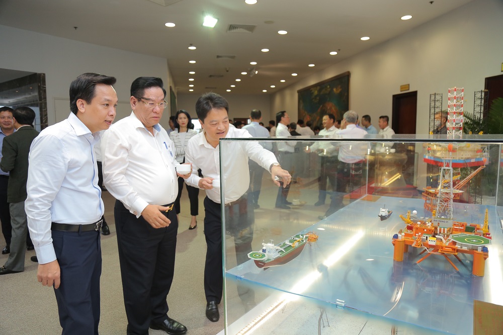 truyền thông văn hóa Cwincom hiện đang mở Petrovietnam