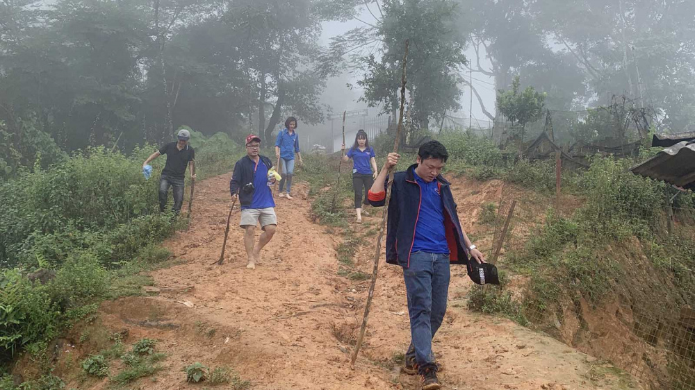 Đường lên Tà Đằng
