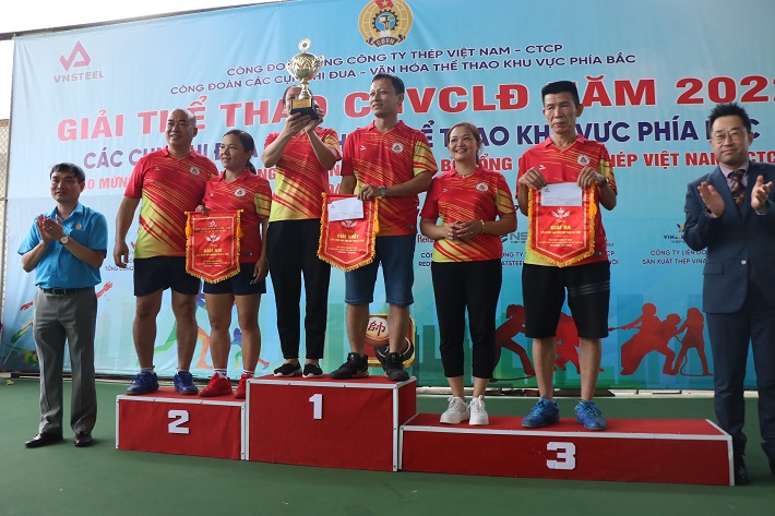 Giải Nhất, Nhì, Ba nội dung Cầu lông đôi nam nữ trên 45 tuổi