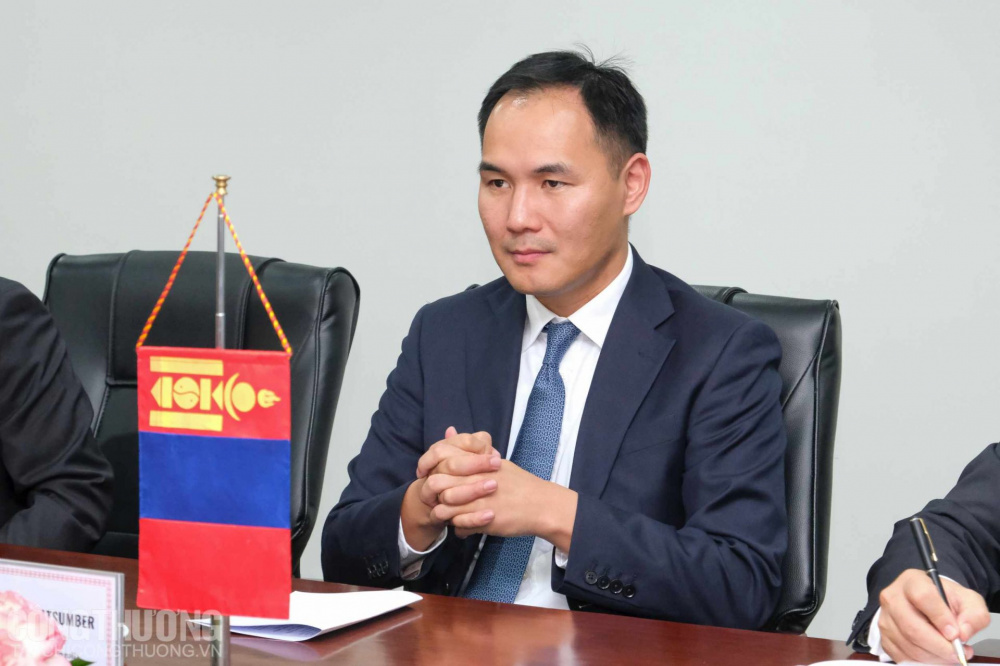 Thứ trưởng Bộ Ngoại giao Mông Cổ Batsumber Munkhjin