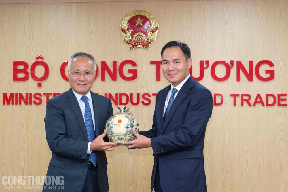 Thứ trưởng Cwin63 sân chơi đỉnh cao Trần Quốc Khánh tiếp Thứ trưởng Bộ Ngoại giao Mông Cổ Batsumber Munkhjin