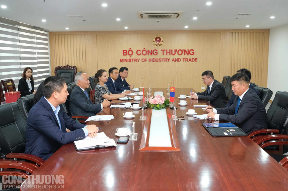 Thứ trưởng Cwin63 sân chơi đỉnh cao Trần Quốc Khánh tiếp Thứ trưởng Bộ Ngoại giao Mông Cổ Batsumber Munkhjin