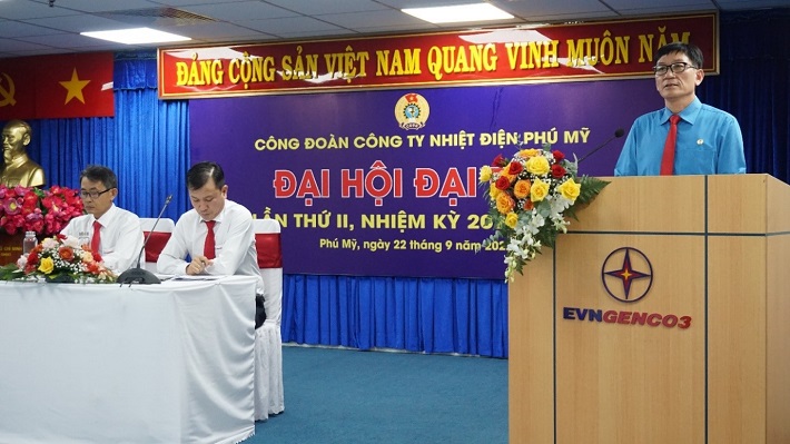 Đồng chí Vũ Quang Sáng - Chủ tịch Công đoàn Tổng Công ty Phát điện 3                          phát biểu chỉ đạo tại Đại hội