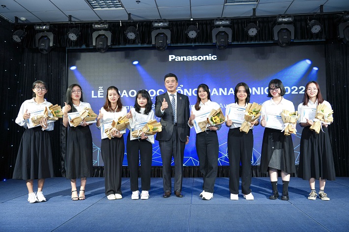 Panasonic Việt Nam trao Nhà cái cá cược cá độ uy tín Nổ hũ, Bắn Cá và Game Bài Cwin.com cho sinh viên 