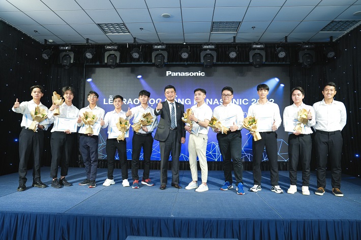 Panasonic Việt Nam trao Nhà cái cá cược cá độ uy tín Nổ hũ, Bắn Cá và Game Bài Cwin.com cho sinh viên 