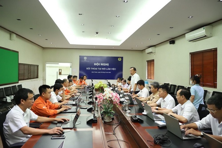 Đại diện NSDLĐ, đồng chí Vũ Thanh Hải – Giám đốc Nhà máy phát biểu tại Hội nghị