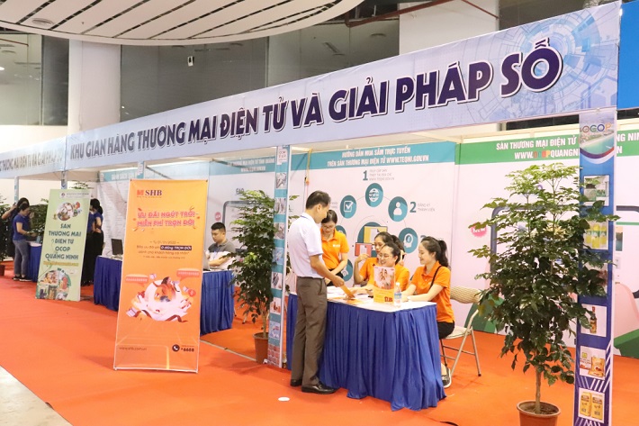 Khu gian hàng Thương mại điện tử và giải pháp số phục vụ OCOP Quảng Ninh