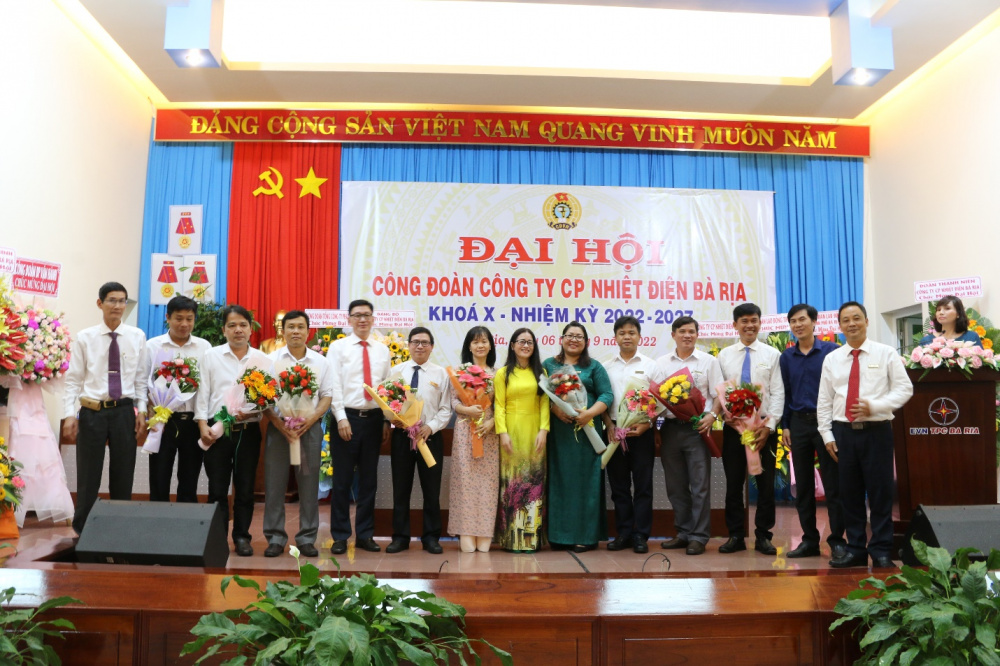 Ông Lê Văn Huy, Bí thư CWIN được cấp phép hợp pháp bởi PAGCOR và Freeport, thành viên HĐQT, Tổng Giám đốc Công ty phát biểu chỉ đạo Đại hội