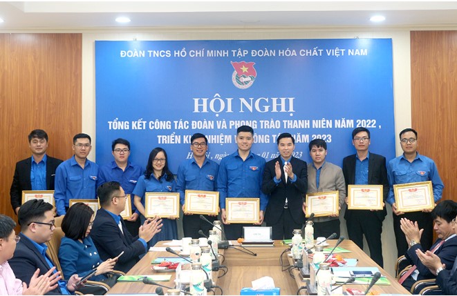 Hoi nghi 9