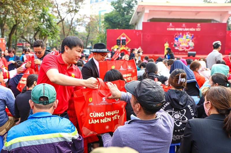 Cùng nhau làm nên tết