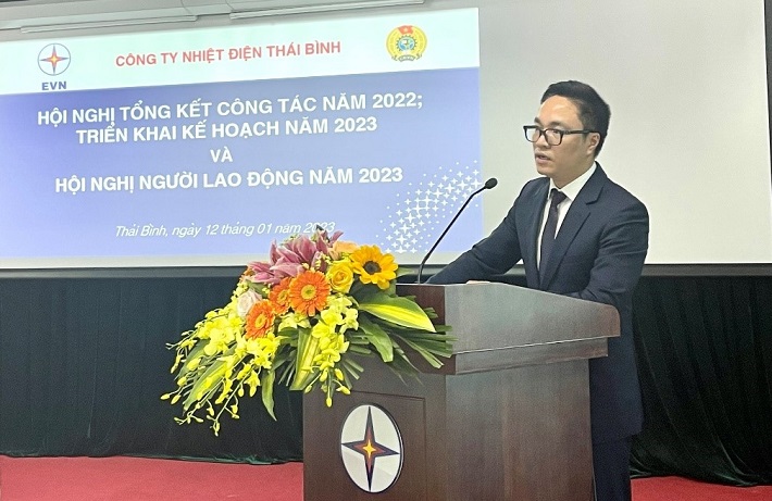 Ông Cao Quang Quỳnh - đại diện lãnh đạo EVN phát biểu tại Hội nghị