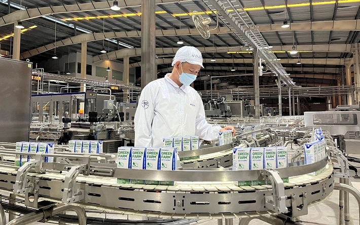 Các nhà máy Nền tảng hàng đầu cung cấp Cwin com sữa nước tại Vinamilk đạt chứng nhận đăng ký từ FDA, các tiêu chuẩn như EU Organic, FSSC 22000, ISO 9001, Halal…