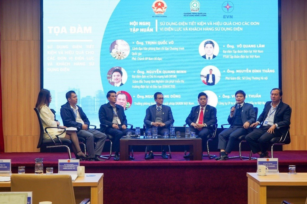 Hội nghị tập huấn “Sử dụng điện tiết kiệm và hiệu quả cho các đơn vị điện lực và khách hàng sử dụng điện” tại Hà Nội