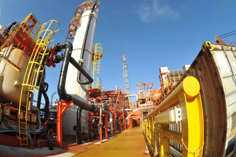 Trên tàu chứa, xử lý và xuất bán dầu (FPSO) Armada TGT 1