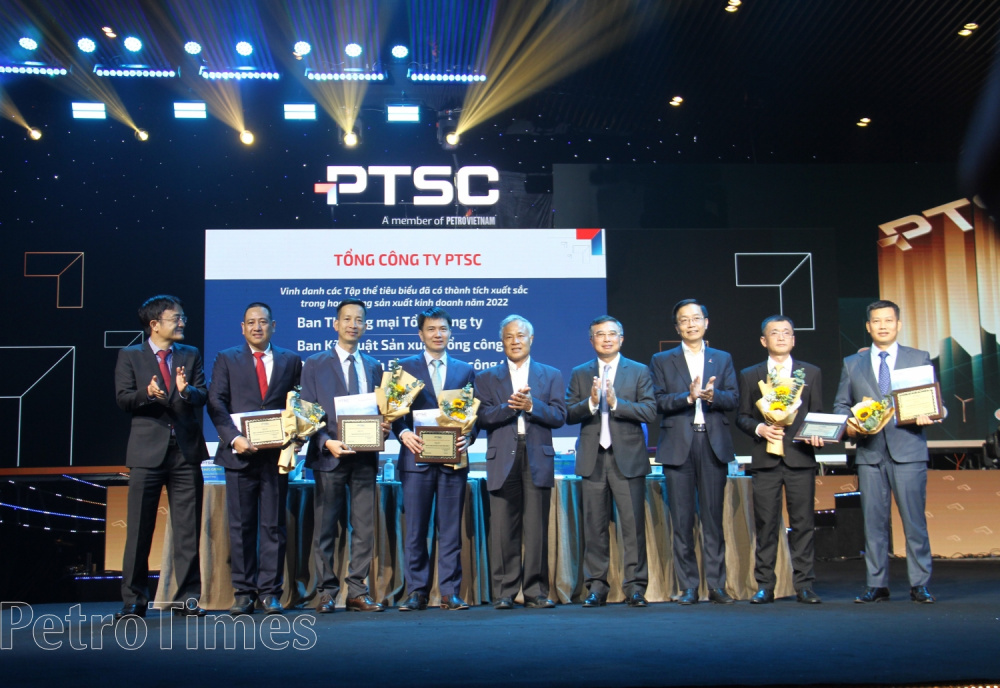 Các tập thể có thành tích xuất sắc trong hoạt động Nền tảng hàng đầu cung cấp Cwin com kinh doanh năm 2022