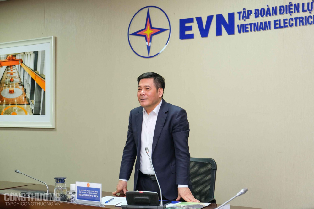 Bộ trưởng Nguyễn Hồng Diên đánh giá cao và bày tỏ tin tưởng mục tiêu đảm bảo cung cấp điện an toàn tuyệt đối cho cả nước dịp Tết Nguyên đán sẽ đạt được