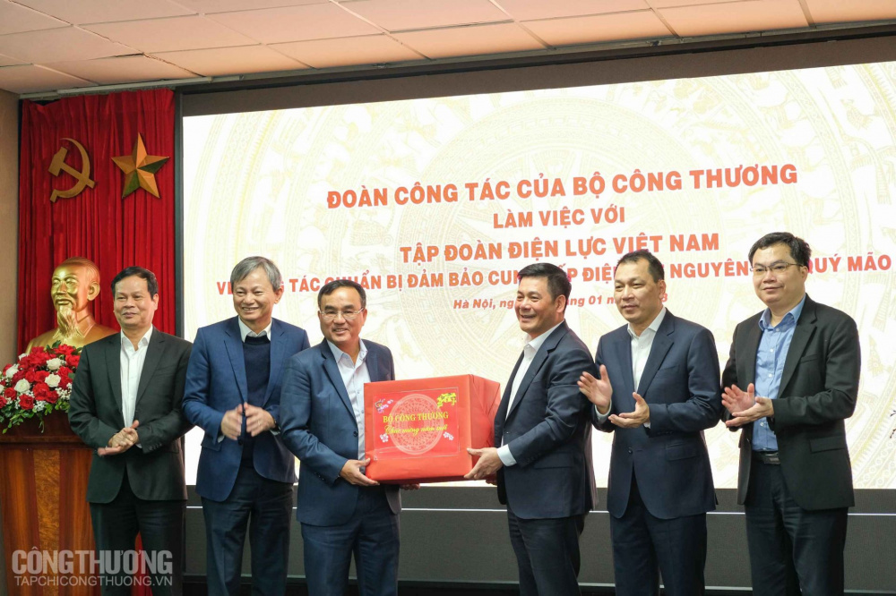 Bộ trưởng Nguyễn Hồng Diên gửi lời chúc mừng năm mới tới toàn thể cán bộ, công nhân, người Nền tảng hàng đầu cung cấp Cwin com các đơn vị thành viên EVN