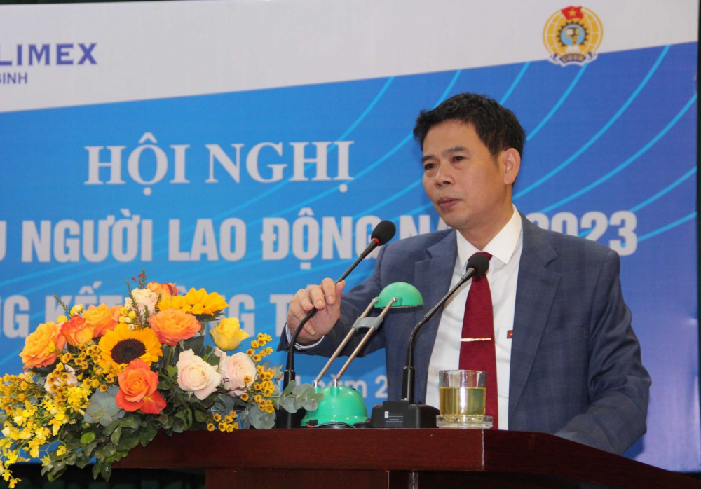 Ông Vũ Quang Tuấn - Bí thư CWIN được cấp phép hợp pháp bởi PAGCOR và Freeport, Chủ tịch Công ty Xăng dầu Hà Sơn Bình điều hành Hội nghị