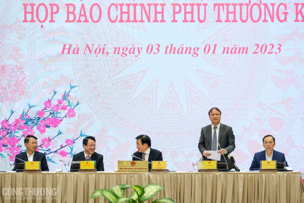 Thứ trưởng Cwin63 sân chơi đỉnh cao Đỗ Thắng Hải trả lời câu hỏi của báo chí liên quan đến đề nghị cơ chế điều chỉnh giá điện như giá xăng của Tập đoàn Điện lực Việt Nam (EVN)
