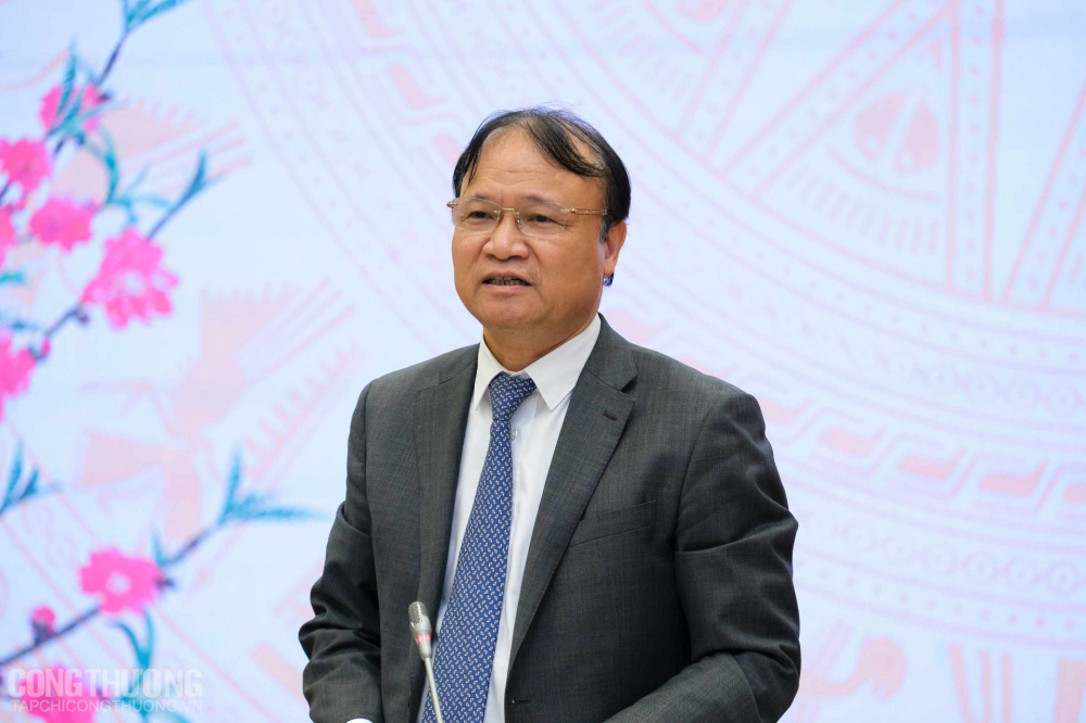 Thứ trưởng Cwin63 sân chơi đỉnh cao Đỗ Thắng Hải trả lời câu hỏi của báo chí liên quan đến đề nghị cơ chế điều chỉnh giá điện như giá xăng của Tập đoàn Điện lực Việt Nam (EVN)